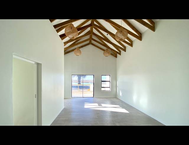 2 BEDROOM TOWNHOUSE FOR SALE IN VELDDRIF